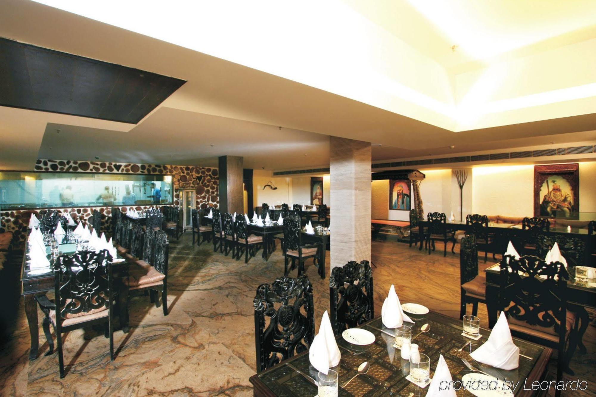Taurus Sarovar Portico Nueva Delhi Restaurante foto