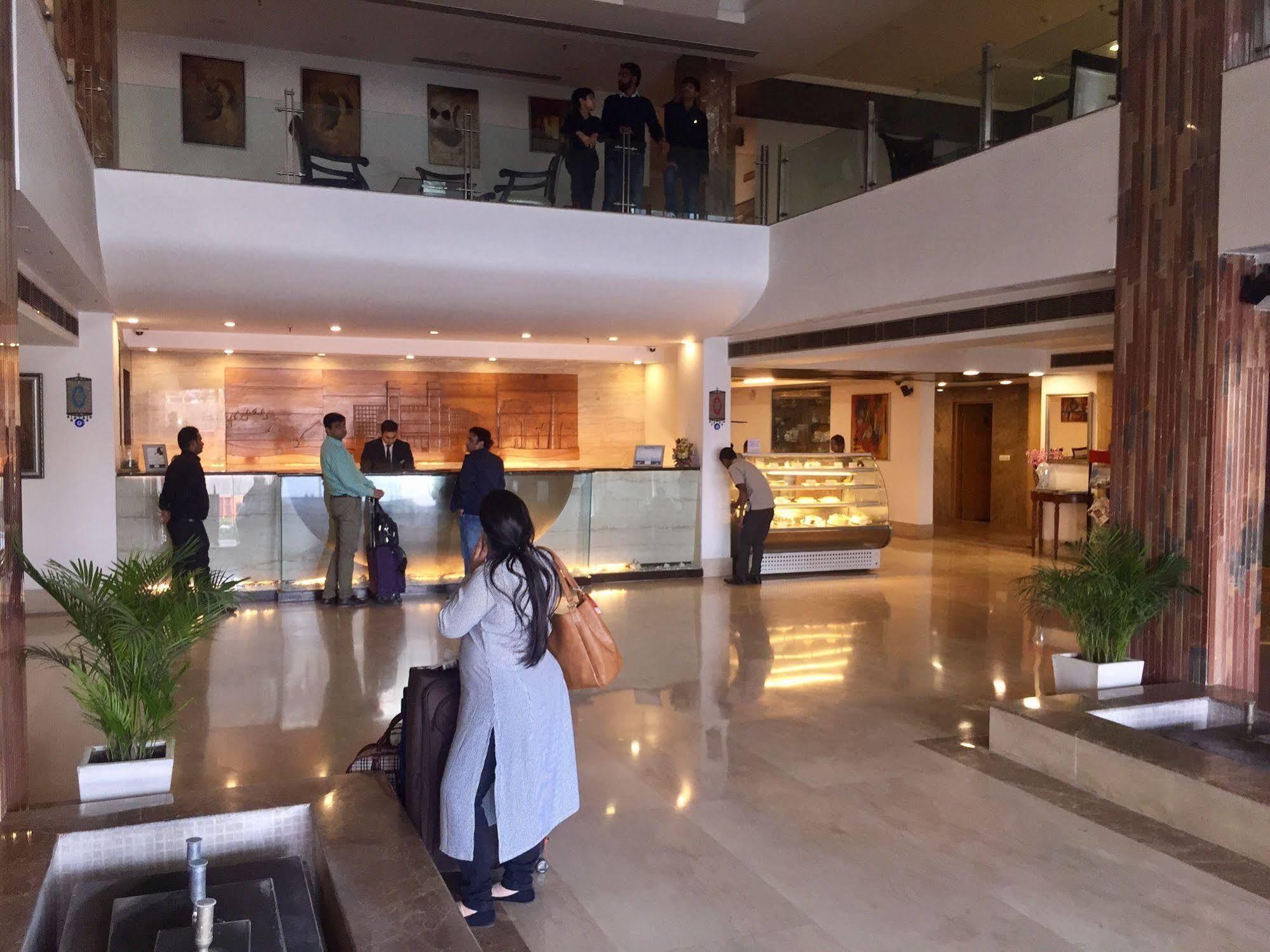 Taurus Sarovar Portico Nueva Delhi Exterior foto